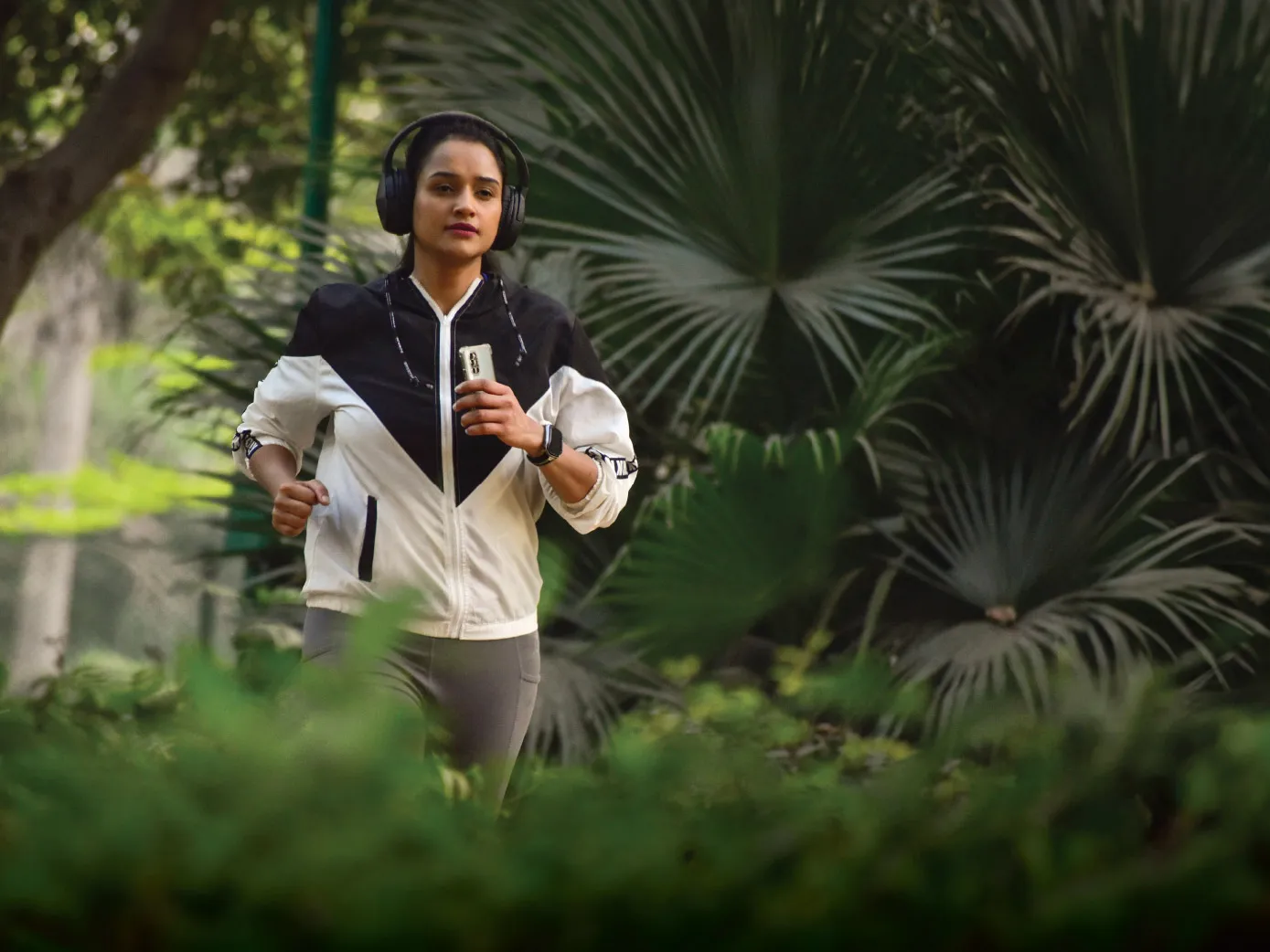 1, 2 & 3 BHK sea view homes in Versova